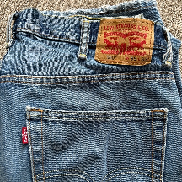LEVIS 550 JEANS - Size 38x32 - Picture 4 of 4